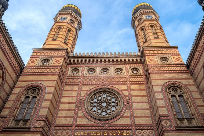 Budapest (Jewish Quarter) Scavenger Hunt and Self-Guided Tour - Photo Tasks, Points, and the Modern Treasure-Hunt Feeling