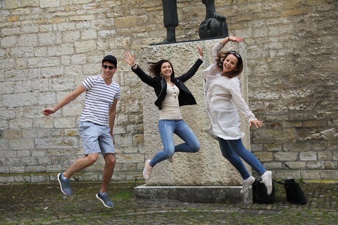 Budapest (Jewish Quarter) Scavenger Hunt and Self-Guided Tour - Starting at Deák Ferenc tér: The Convenient Launchpad