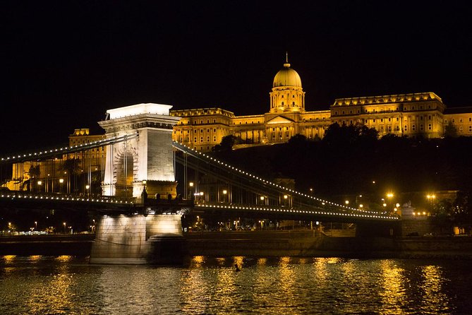 Budapest: Night Walking Tour with Danube River Cruise - Starting at the Hungarian State Opera House: where the evening begins