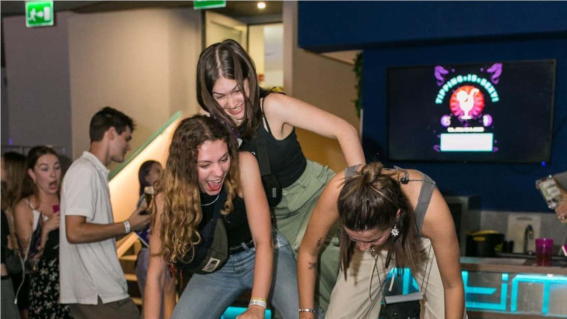 Budapest: Party District Bar-Hop with 2hr Unlimited Drinks - ManyTime Bar warm-up: games that get you talking fast