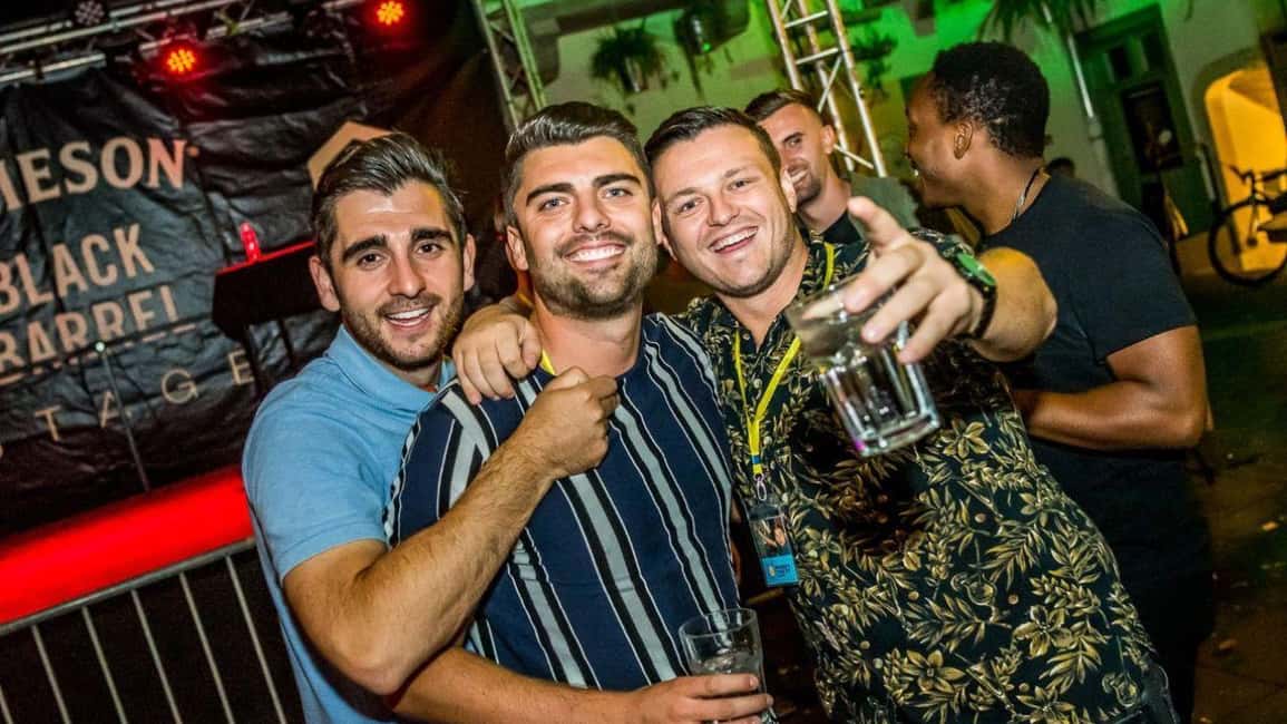Budapest: Party District Bar-Hop with 2hr Unlimited Drinks - Logistics that matter: walking distance, smart casual rules, and group size