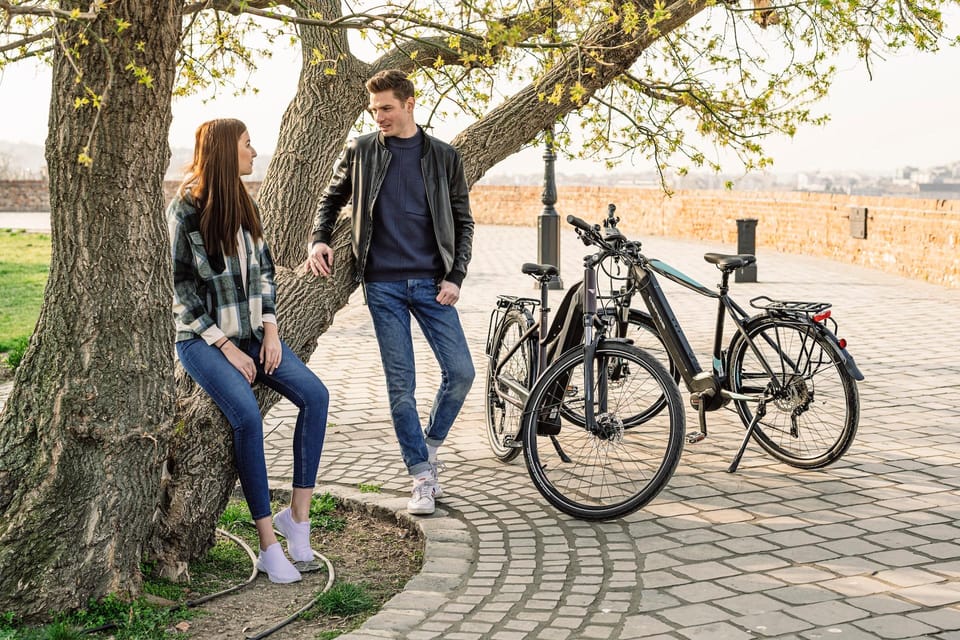 Budapest: Premium E-Bike Rental - Comfort vs. control: riding tips for your first hour