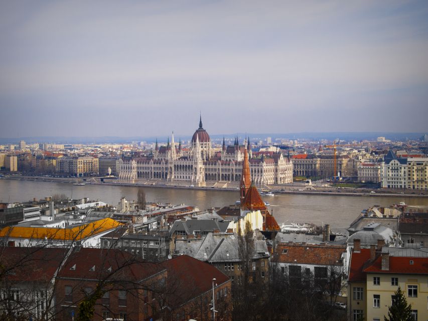 Budapest: Private 3-hour Guided City Tour by Bus - Should you book this private Budapest tour?
