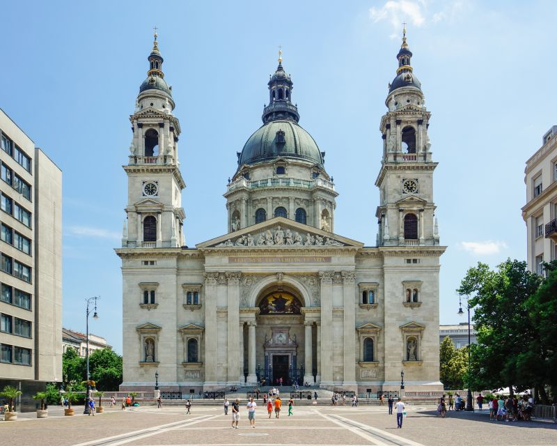 Budapest: Private 3-hour Guided City Tour by Bus - Price and value: what $259 for up to 2 people really buys you