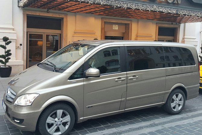 Budapest Private Arrival Transfer: Railway station to hotels - From Station to Hotel in One Clean Step