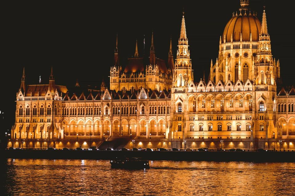 Budapest: Private Danube Yacht Cruise with Welcome Drink - Private boat comfort: why it matters more than you think