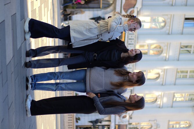 Budapest Private Guided Tour with Photoshoot - Big(3hrs) - Erzsébet tér: a short square pause with city texture
