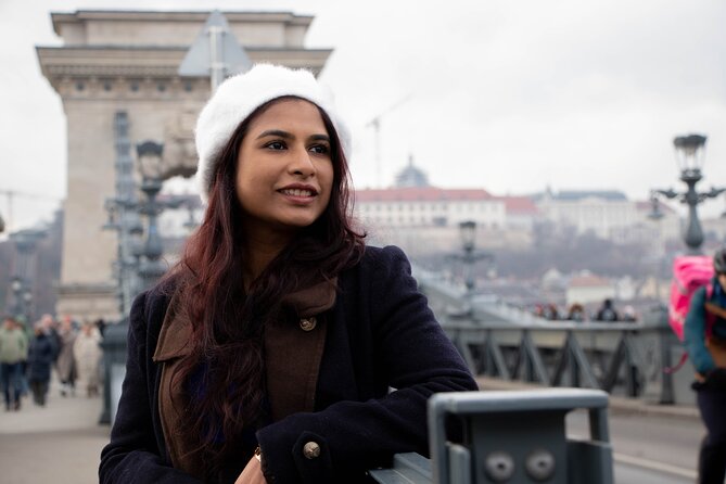 Budapest Private Guided Tour with Photoshoot - Big(3hrs) - Starting at Clark Ádám tér: 0 km stone and castle views