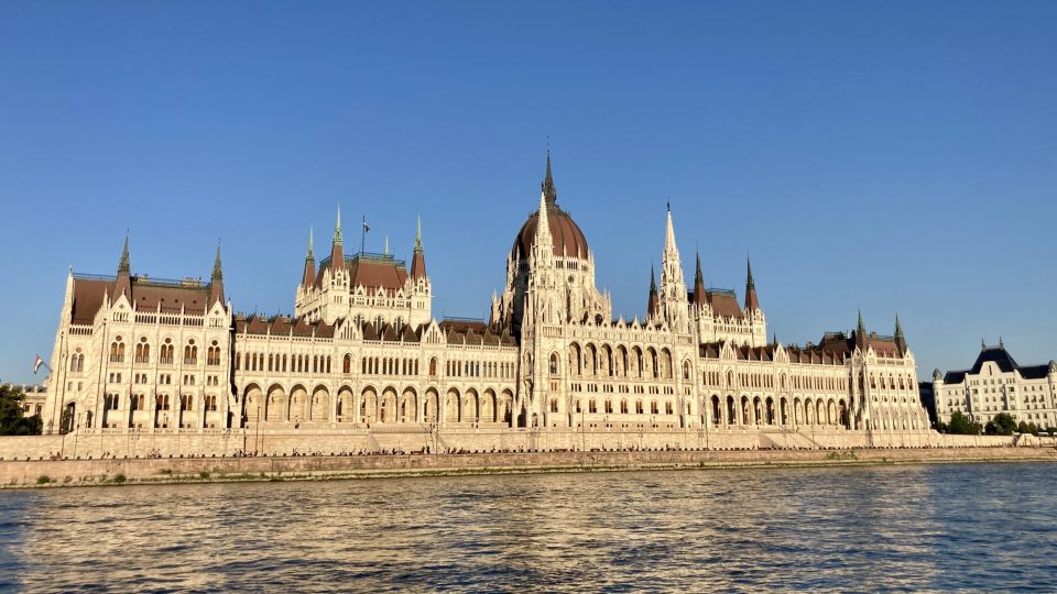 Budapest: Private Sightseeing Tour by car - Margaret Bridge, Liberty Bridge, and river-drive scenic views