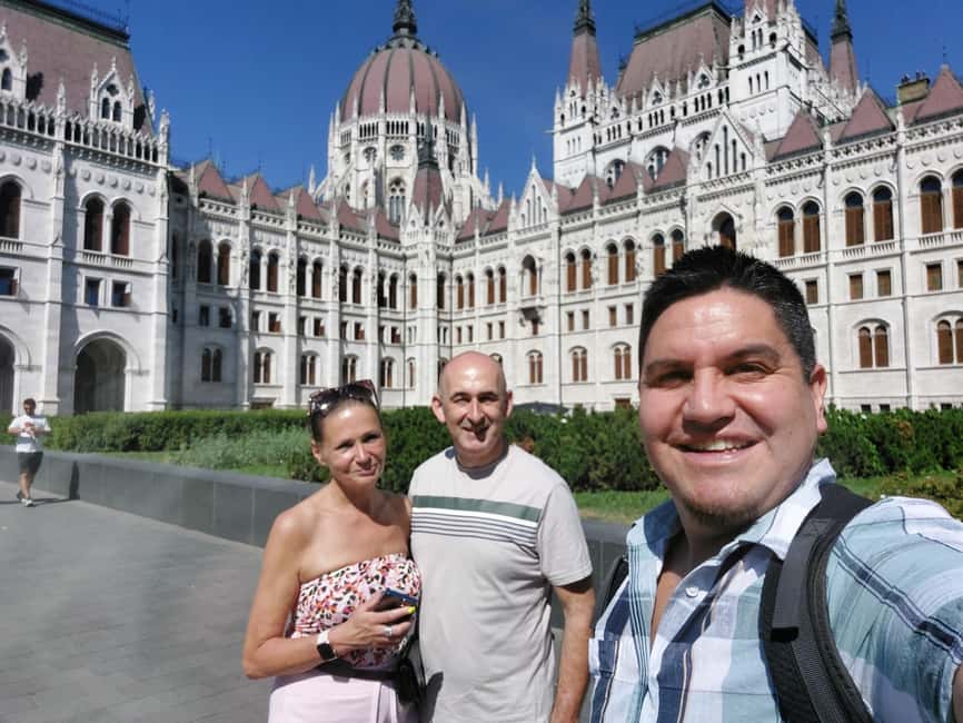 Budapest: Private Tour with a Local - Eating like you live here: local spots and grocery shortcuts