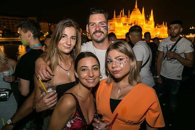 Budapest Pub Crawl & Ruin Bar Tour – Free Shots & VIP Entry - A 9 PM Start That Keeps Budapest Nightlife Organized