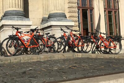 Budapest relaxed bicycle tour at sunset - Getting started in the Jewish Quarter at Madách Imre út