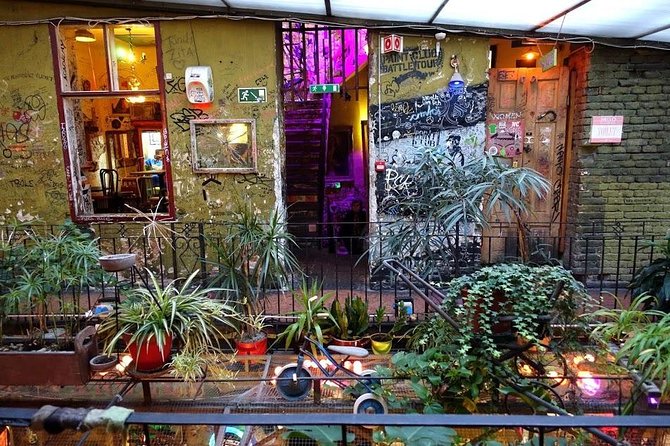 Budapest Ruin Bars Evening Walking Tour with Drinks & Snacks - Drinks and Snacks Included: The Real Value in a Budget-Friendly Way