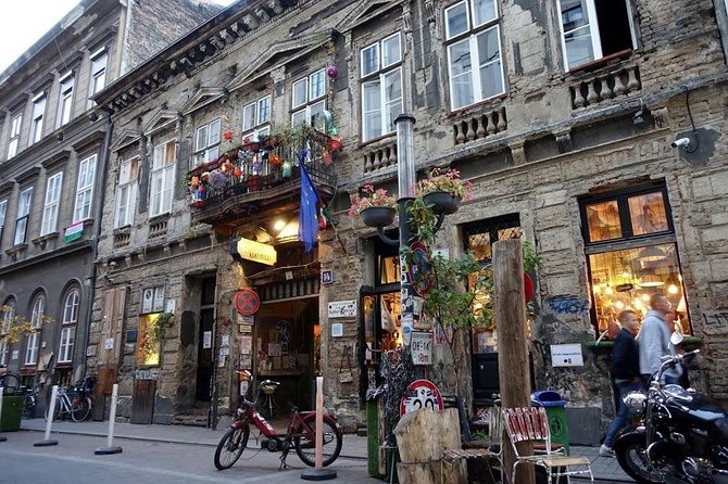 Budapest Ruin Bars Evening Walking Tour with Drinks & Snacks - Pace and Timing: A 3-Hour Night You Can Still Handle