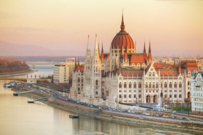 Budapest Scavenger Hunt and Highlights Self Guided Audio Tour - Getting started at the Hungarian Parliament: the practical setup that matters