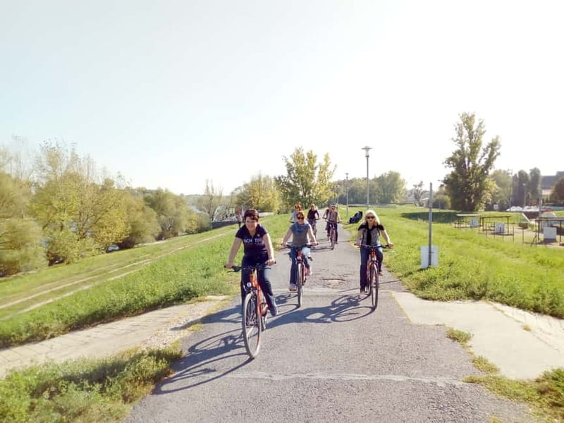 Budapest: Self-Guided Bike Tour to scenic Szentendre - Starting at Bike & Relax: getting on the trail fast