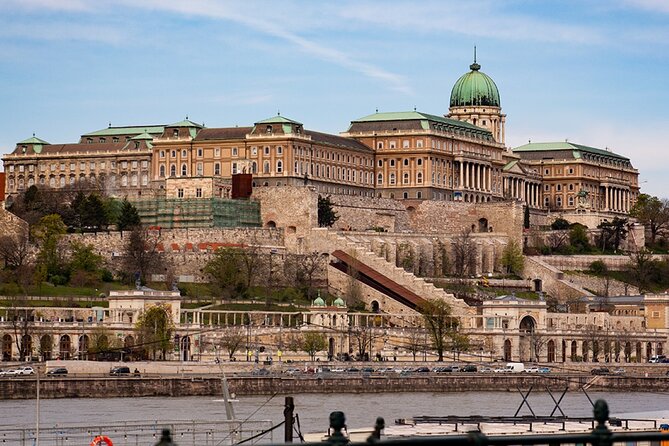 Budapest Sightseeing with Drink Included - Seating, photo angles, and how to avoid a disappointing view