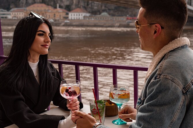 Budapest Sightseeing with Drink Included - The drink included: one order, simple planning, and good variety