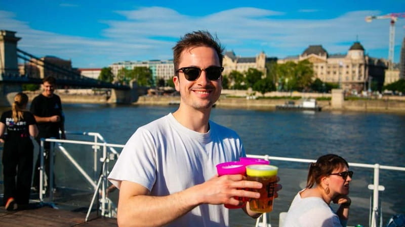 Budapest: Sip & Sail Danube Cruise with Unlimited Beer - Boarding at Akadémia Dock 2: Finding MS Stadt Wien Fast