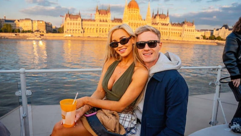 Budapest: Sip & Sail Danube Cruise with Unlimited Beer - Elizabeth Bridge, Gellért Hill, Citadella: Reading the City’s Topography
