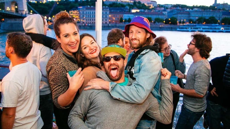 Budapest: Sip & Sail Danube Cruise with Unlimited Beer - Liberty Statue and Liberty Bridge: A Less Obvious but Still Scenic Stretch