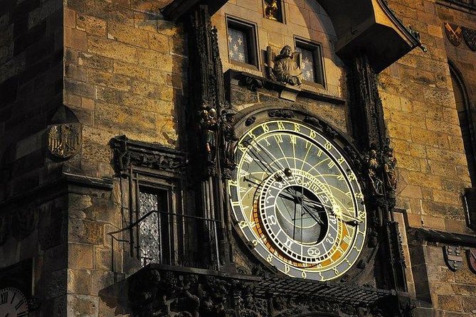 Budapest to Prague Private transfer with 2 hour sightseeing stop - Should you book the Budapest to Prague private transfer with a 2-hour stop?