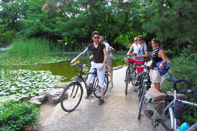 Budapest to Szentendre bike & boat tour - Arriving in Szentendre, then cruising back by boat for the payoff