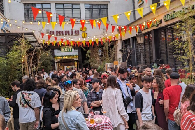 Budapest Vibe: Ruin Bars, Street Art and Culture Tour - Starting at Erzsébet tér: Quick Orientation Before You Wander