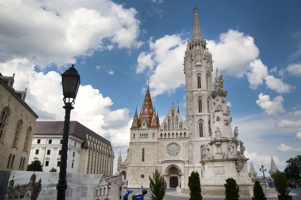 Budapest Walking Tour with a Professional Local Guide - Dictatorships, Revolutions, and Everyday Life Under Pressure