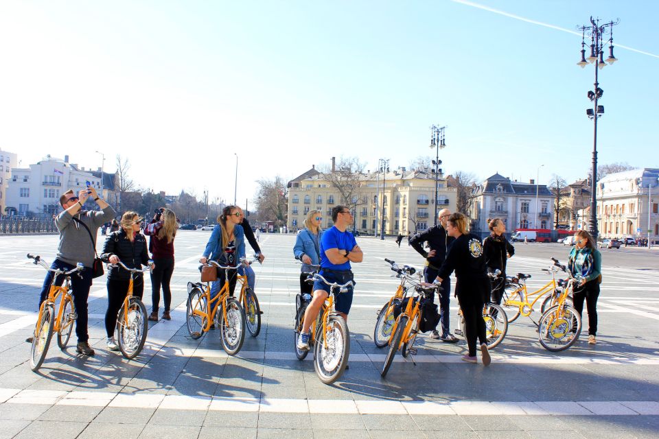 Budapest ❤️Winter Bike Tour with Coffee Stop❤️ - Castle District views from the riverbank: what to look for