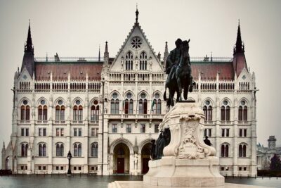 Capital Budapest - Half Day Private Tour (4hr) - Clark Square and the Castle Road: Where You Feel Budapest’s Layers