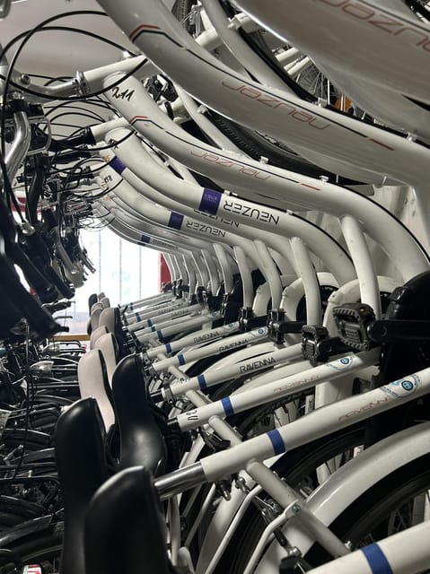 Choose a bicycle and make your own tour in Budapest-24 hrs - Why 24 hours on a bike fits Budapest so well