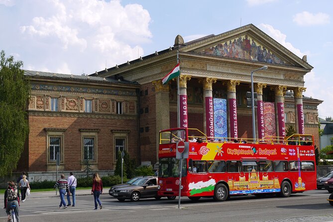 City Sightseeing Budapest Hop-On Hop-Off Bus and Boat Tour - Comfort, crowds, and audio: make it work on busy days