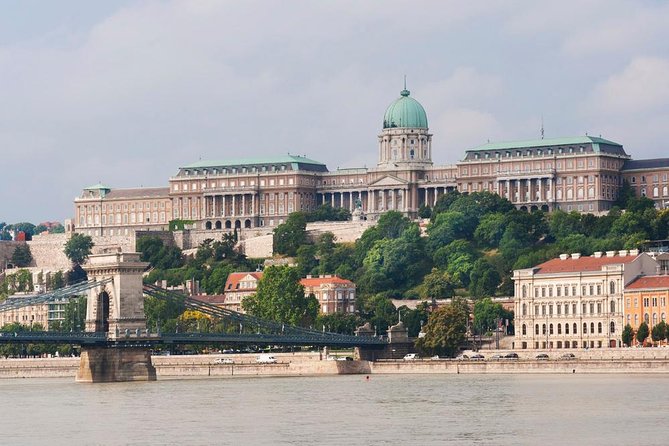 Classic Walk in Budapest - Pacing, shoes, and transport tips (so you don’t feel rushed)