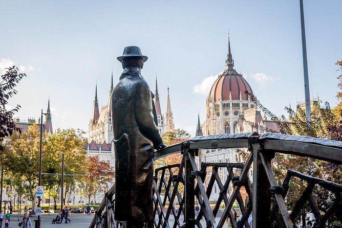 Communist Budapest Walking Tour - Stop 4: Ronald Reagan’s statue and Hungarian reactions to the Iron Curtain