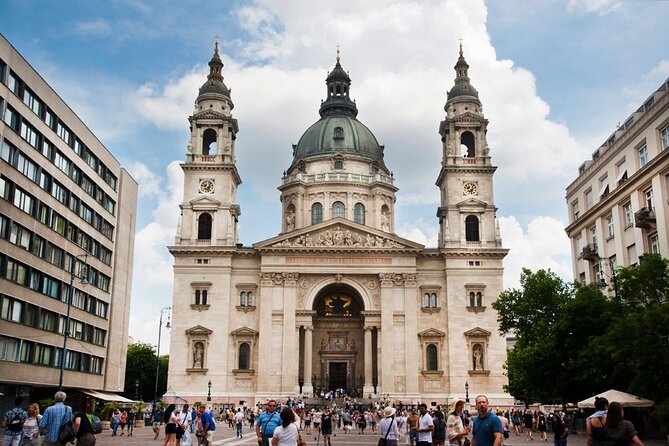 Comprehensive sightseeing tour - A day that gets you oriented across Pest and Buda