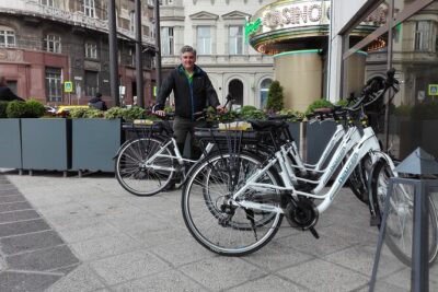 E-Bike Guided Tour in Castle Hill Budapest - Erzsébet Bridge panoramas and the WWII reconstruction story