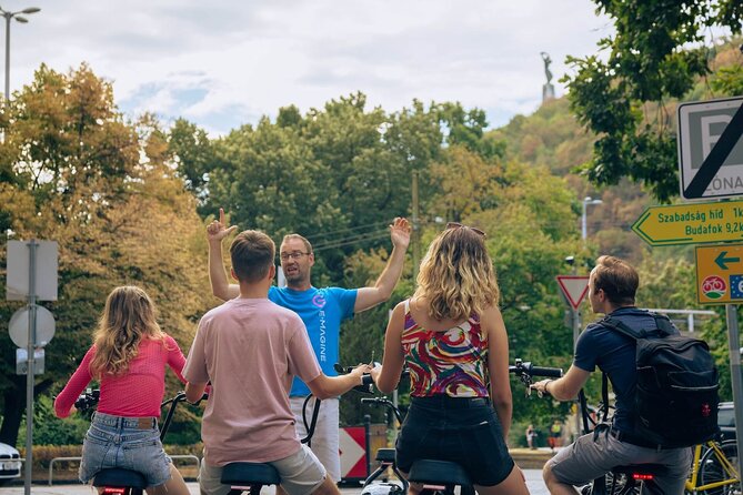 E-Scooter Half-Day Private Tour in Budapest with Food Tastings - Margaret Island: a traffic-light escape with street food time