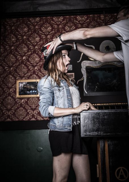 Escape Rooms by PanIQ Room in Budapest - How the PÁNiQ SZOBA Escape Rooms Work in One Hour