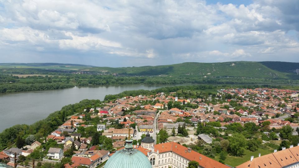 From Budapest: Danube Bend Full-Day Private Tour with Lunch - Lunch at Visegrád: A 3-Course Break That Keeps the Day Human