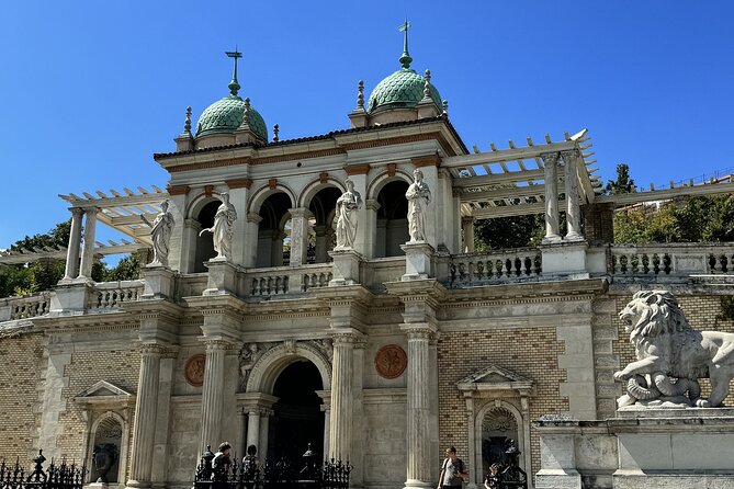 Gems of the Budapest Castle District Walking Tour - Holy Trinity Statue: A Column of Symbols, Not Just a Pretty Landmark