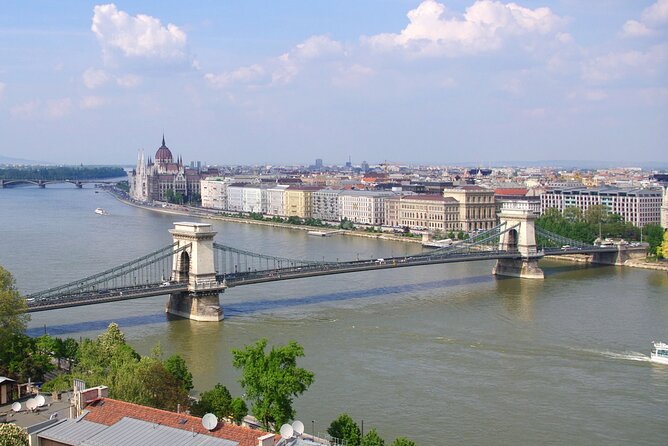 General sightseeing tour - Millennium Monument: 1000 years of Hungarian history in one view