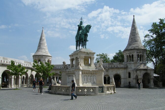 General sightseeing tour - Passing Szechenyi Baths: the thermal-bath landmark, seen from the outside