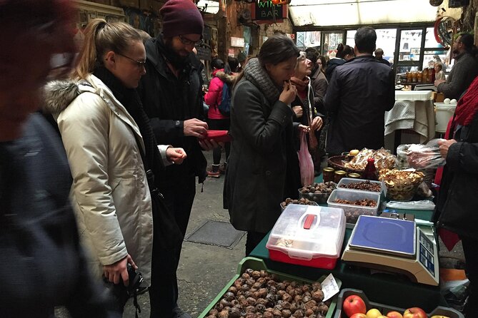 Gourmet Market Walk at the Great Market Hall of Budapest - Time in the market: browse, ask, and come away with a plan