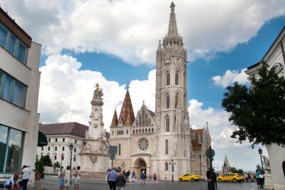 Guided Tour in Budapest Castle District - Sándor Palace: presidential guards in historical uniform
