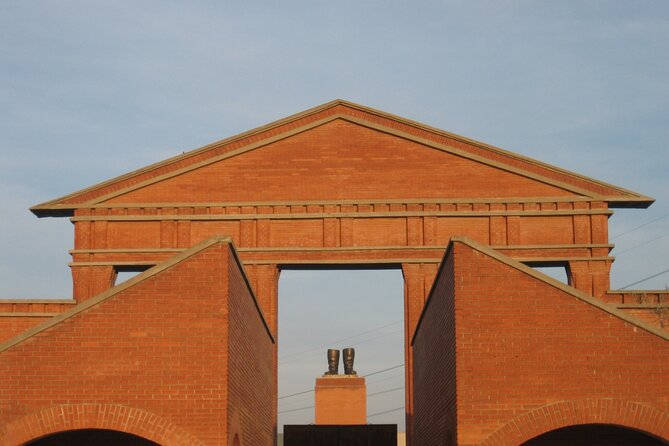 Guided Tour with Admission in Memento Park - Stalin’s Grandstand and the Trabant: Your Best Photo Anchors