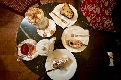 Guilty pleasures - A Budapest Dessert & Coffee House Tour - Opulent coffee houses: where your coffee is the main event