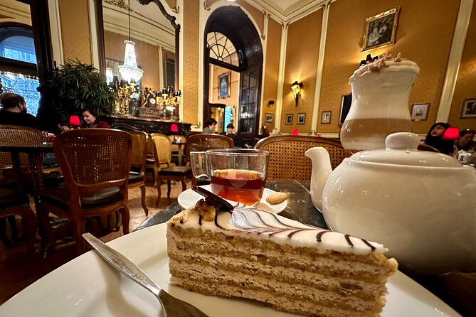 Guilty pleasures - A Budapest Dessert & Coffee House Tour - Chimney cake: the oven show you can see