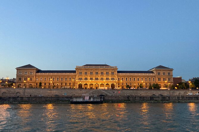 Half day Budapest city tour by car / minivan - Opera, Basilica, and Quick Big-Façade Stops