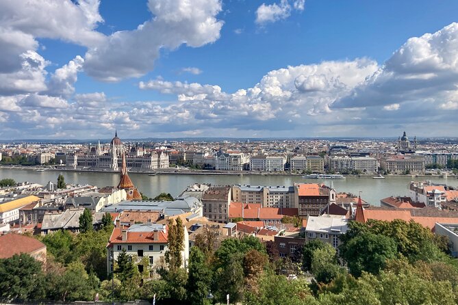 Half day Budapest city tour by car / minivan - Liberty Square and Parliament: Classic Power in Stone